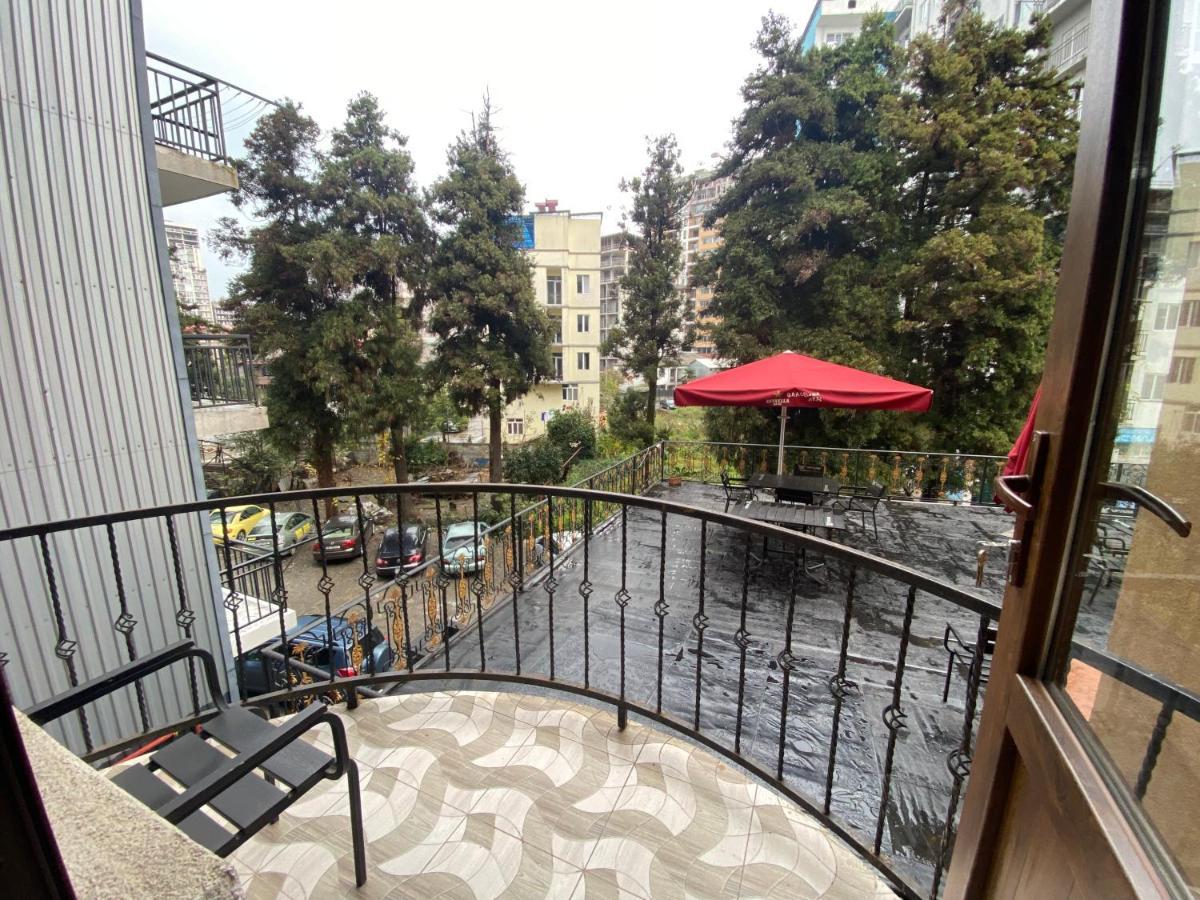 Hotel My Rose Батуми Екстериор снимка