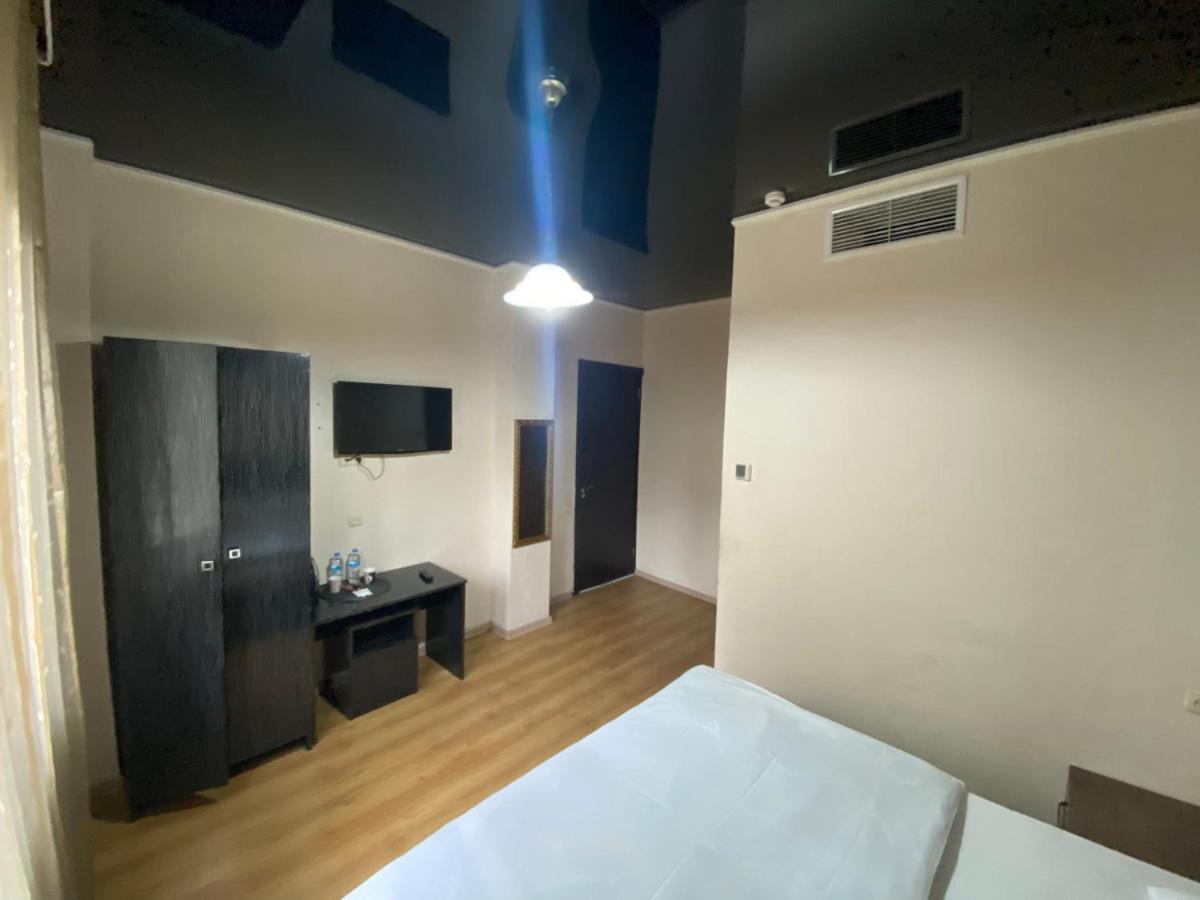 Hotel My Rose Батуми Екстериор снимка