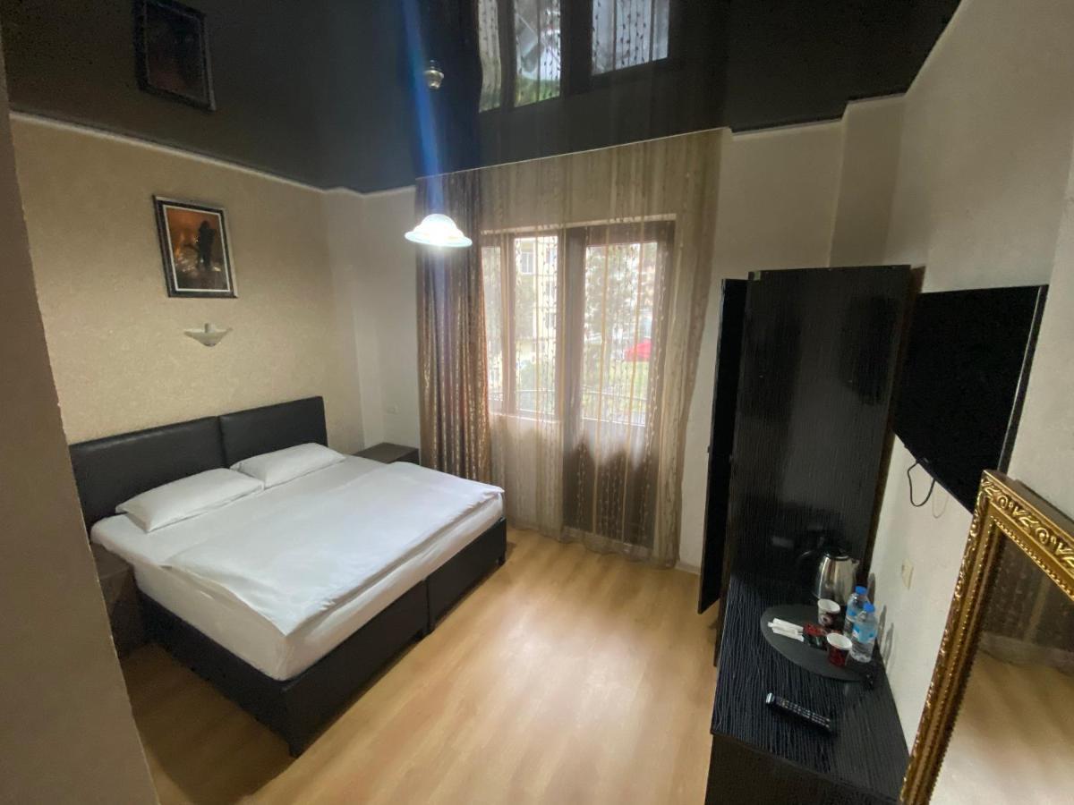 Hotel My Rose Батуми Екстериор снимка