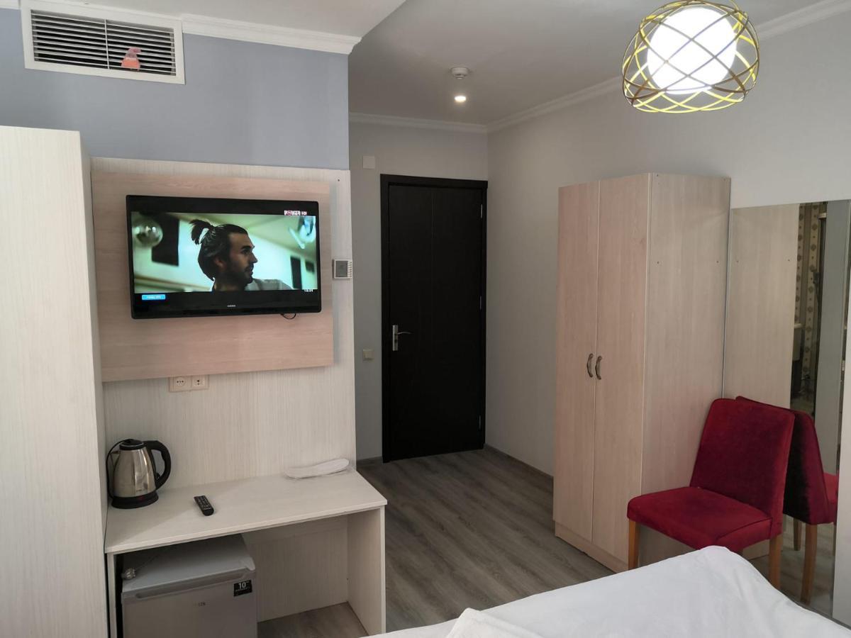 Hotel My Rose Батуми Екстериор снимка