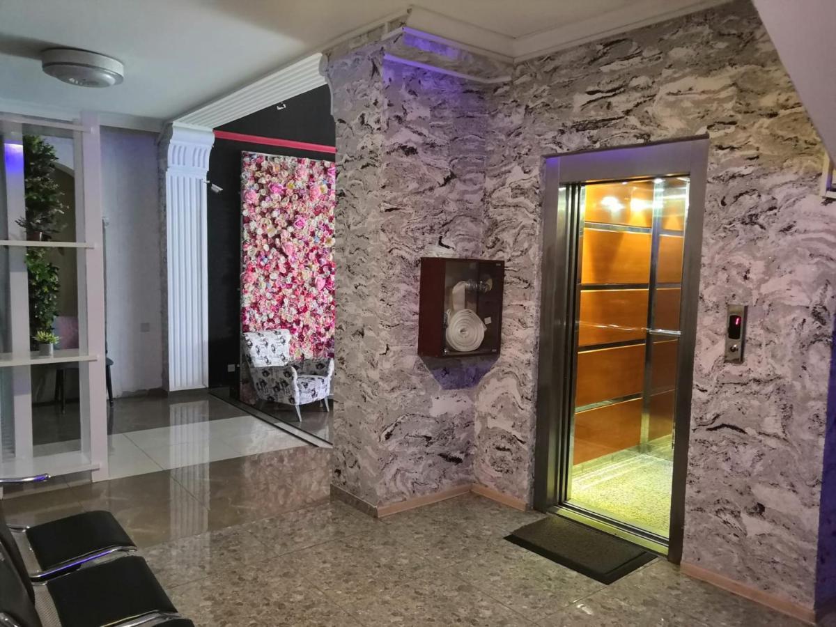 Hotel My Rose Батуми Екстериор снимка
